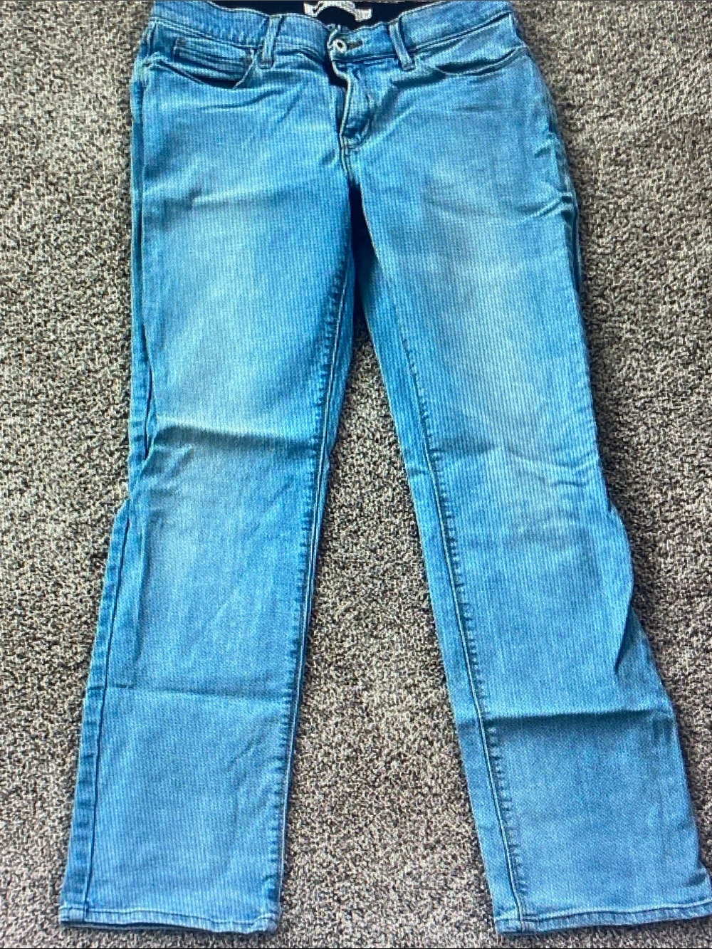 Women's Straight Leg Jeans in Medium Blue
